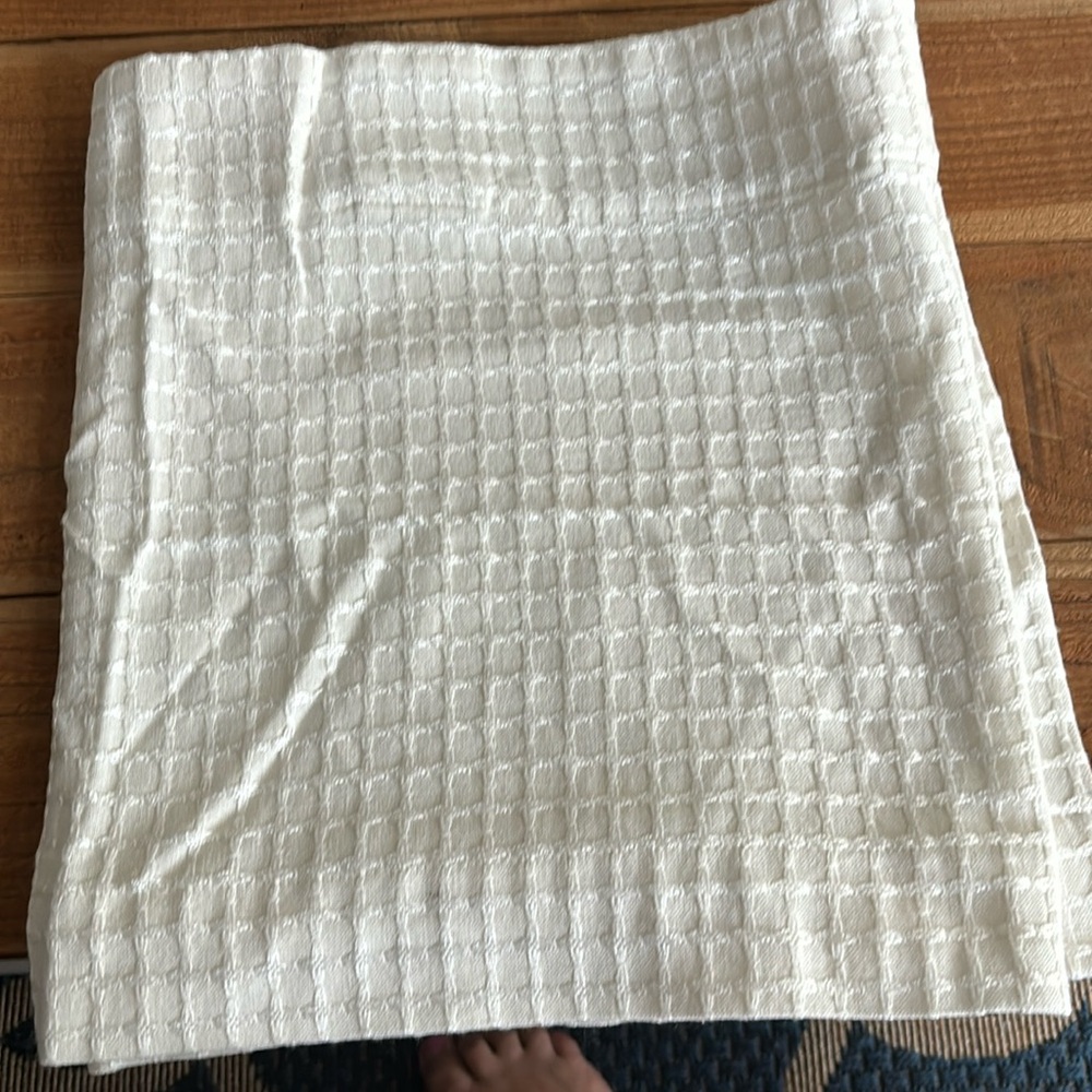 5 Curtains-Threshold White Light-filtering valance- 54inWx15inL each Honeycomb
